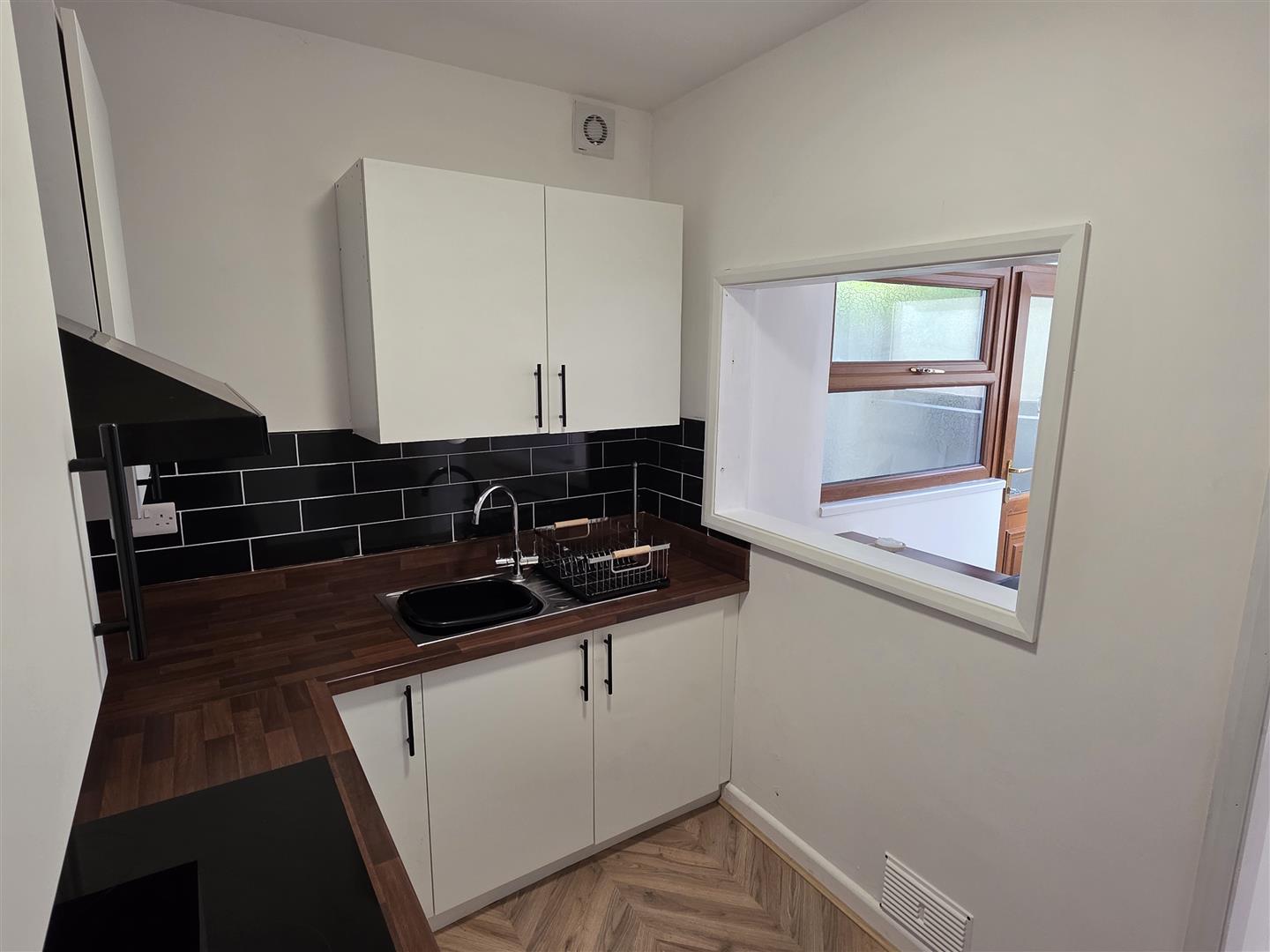 Panteg, Felinfoel, Llanelli, SA15 3TE